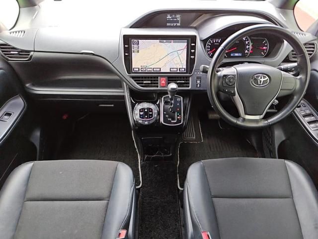 TOYOTA NOAH 2017 Image 31