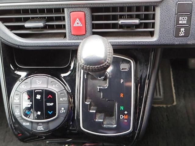 TOYOTA NOAH 2017 Image 31