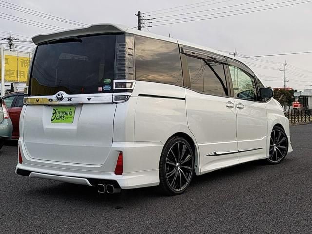 TOYOTA VOXY 2017 Image 31