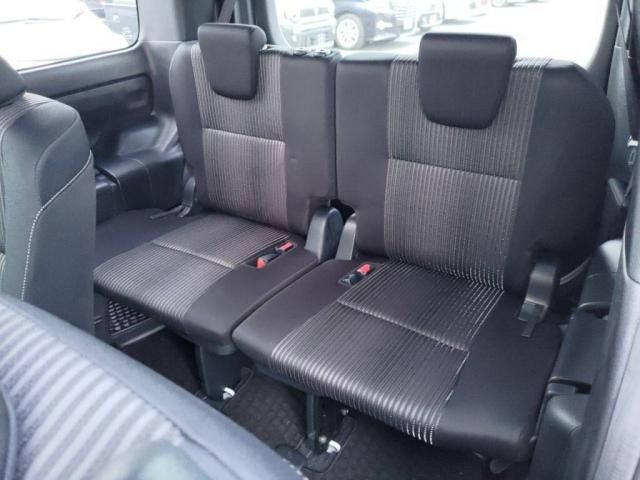 TOYOTA VOXY 2017 Image 31