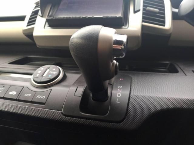 HONDA FREED SPIKE 2010 Image 31