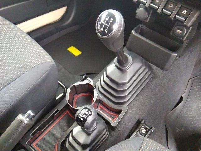SUZUKI JIMNY 4WD 2022 Image 31