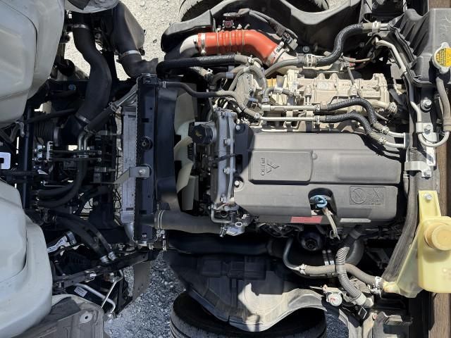 MITSUBISHI CANTER 2018 Image 31