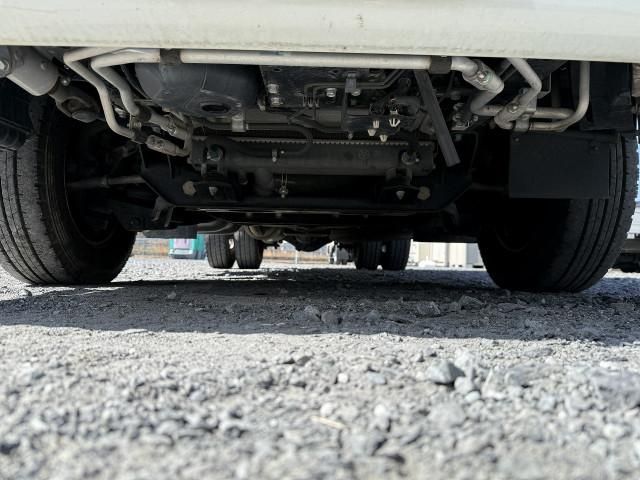 MITSUBISHI CANTER 2018 Image 31