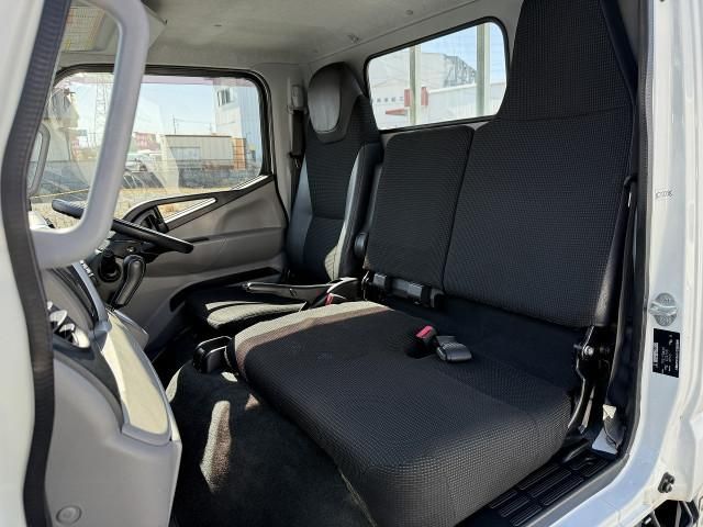 MITSUBISHI CANTER 2018 Image 31