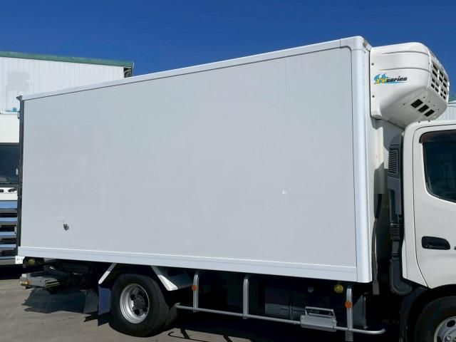 HINO DUTRO 2016 Image 31