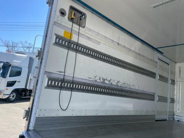 HINO DUTRO 2016 Image 31