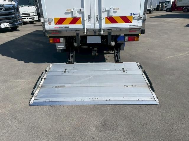 HINO DUTRO 2016 Image 31