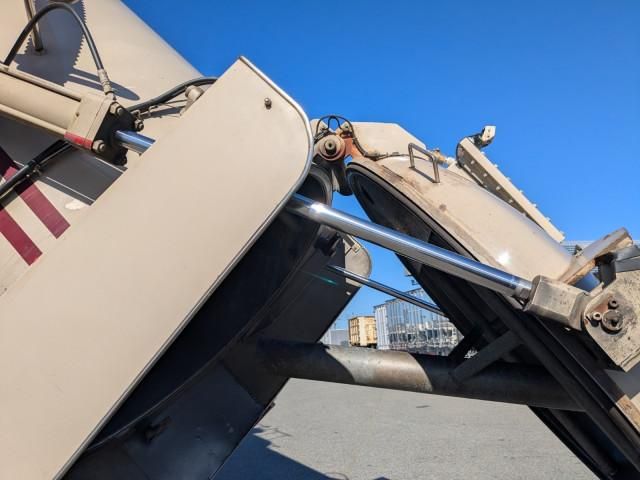 NISSAN DIESEL QUON 2018 Image 31