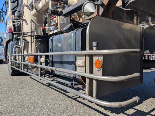 NISSAN DIESEL QUON 2018 Image 31