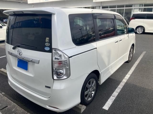 TOYOTA VOXY 2008 Image 31