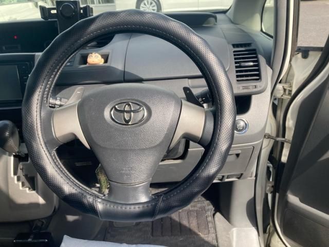 TOYOTA VOXY 2008 Image 31