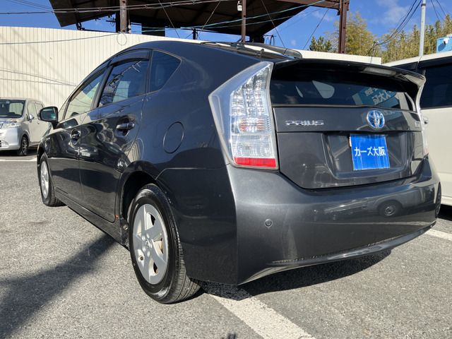 TOYOTA PRIUS 2011 Image 31