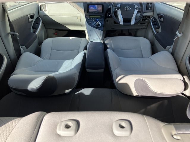 TOYOTA PRIUS 2011 Image 31