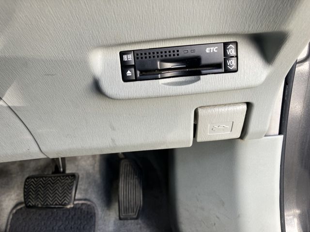 TOYOTA PRIUS 2011 Image 31