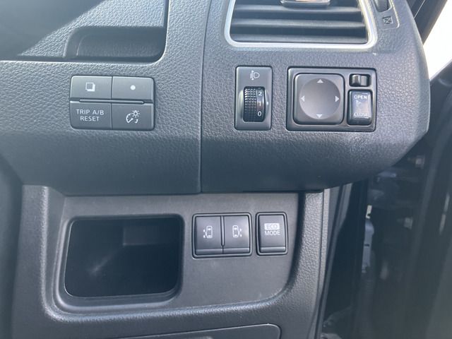 NISSAN SERENA  WG 2011 Image 31