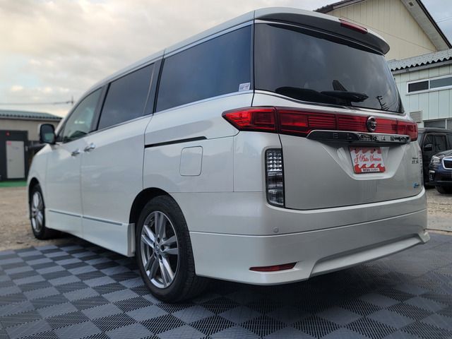 NISSAN ELGRAND 2011 Image 31