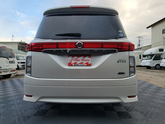 NISSAN ELGRAND 2011 Image 31