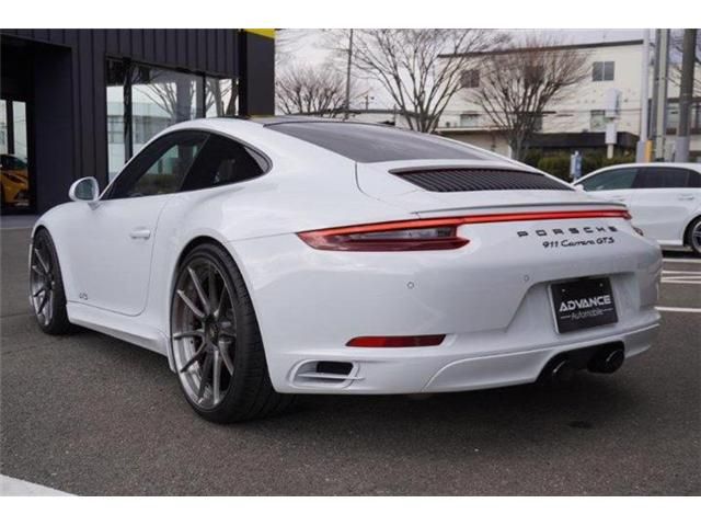 PORSCHE 911 2018 Image 31