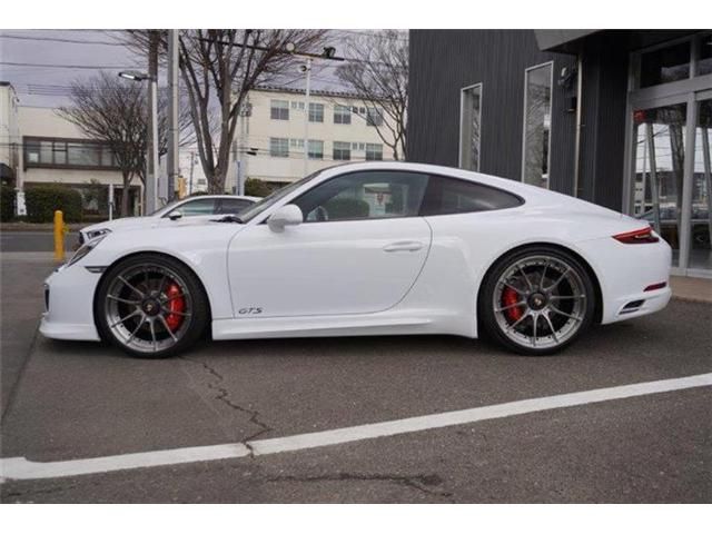 PORSCHE 911 2018 Image 31