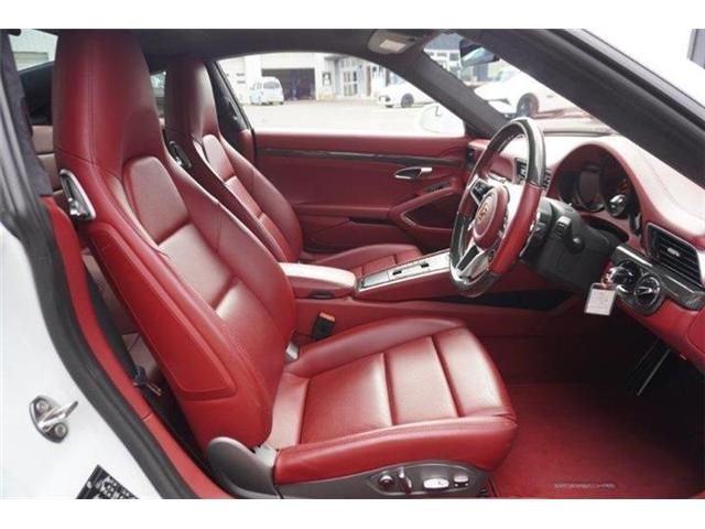 PORSCHE 911 2018 Image 31