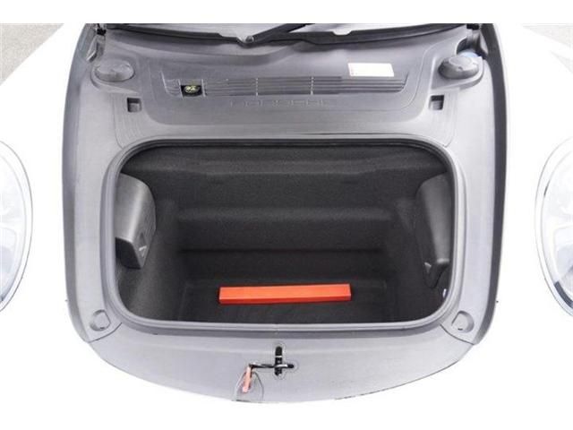 PORSCHE 911 2018 Image 31