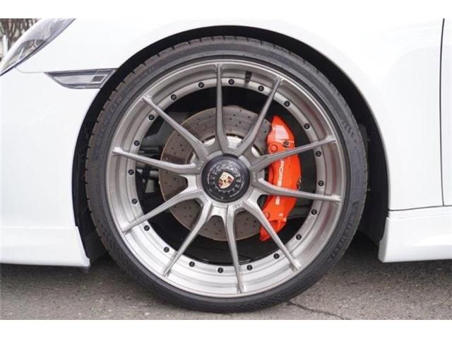 PORSCHE 911 2018 Image 31