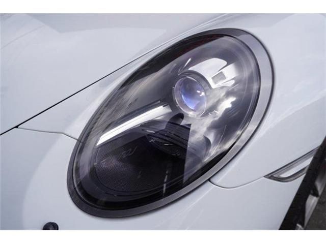 PORSCHE 911 2018 Image 31