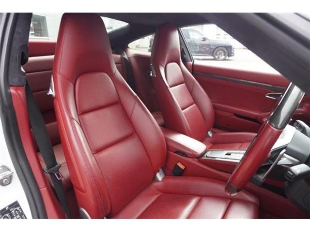 PORSCHE 911 2018 Image 31