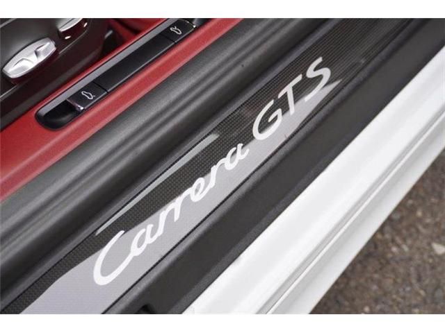 PORSCHE 911 2018 Image 31