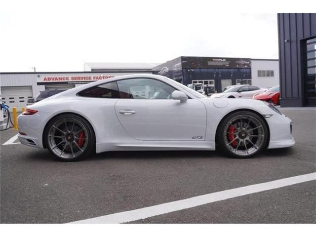 PORSCHE 911 2018 Image 31