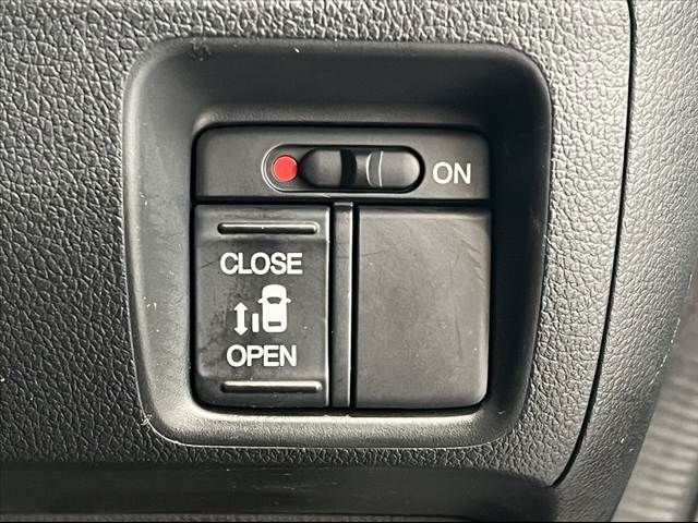 HONDA N BOX 2017 Image 31