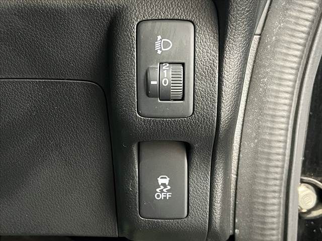 HONDA N BOX 2017 Image 31