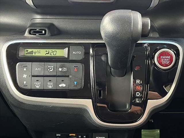 HONDA N BOX 2017 Image 31