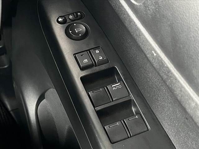 HONDA N BOX 2017 Image 31