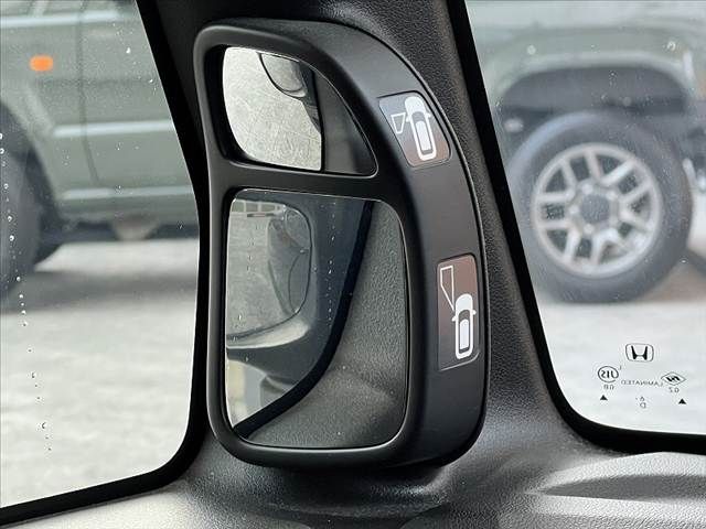 HONDA N BOX 2017 Image 31