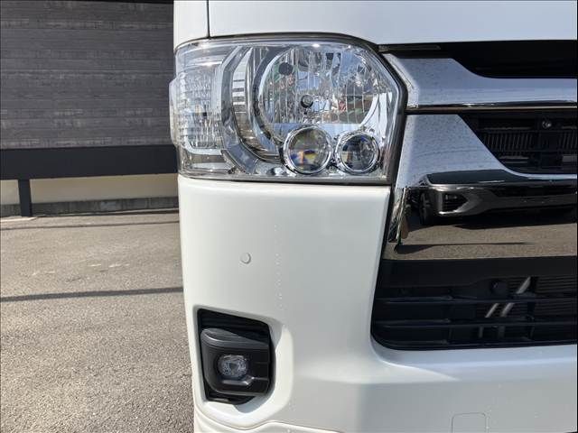 TOYOTA HIACE VAN 2WD 2022 Image 31