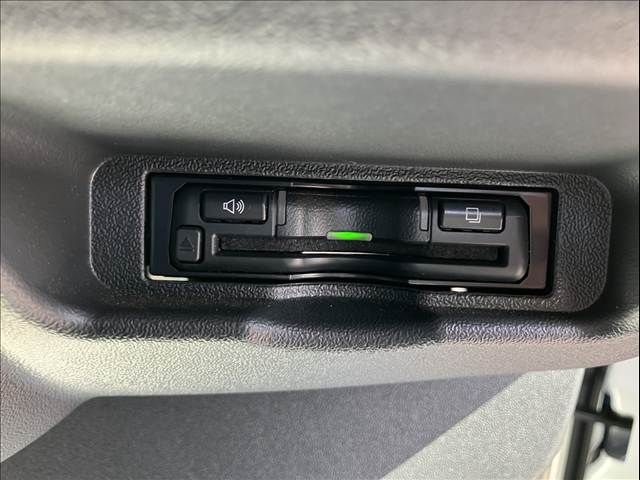 TOYOTA HIACE VAN 2WD 2022 Image 31