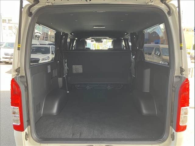 TOYOTA HIACE VAN 2WD 2022 Image 31