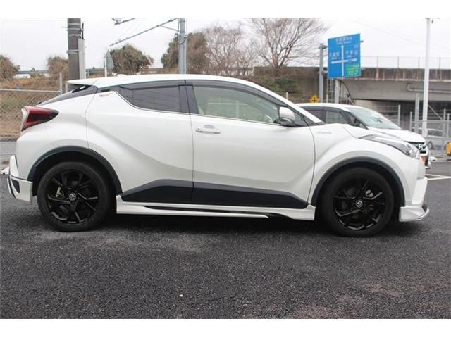 TOYOTA C-HR 2019 Image 31
