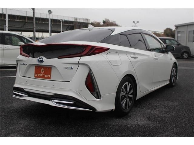 TOYOTA PRIUS PHV 2018 Image 31