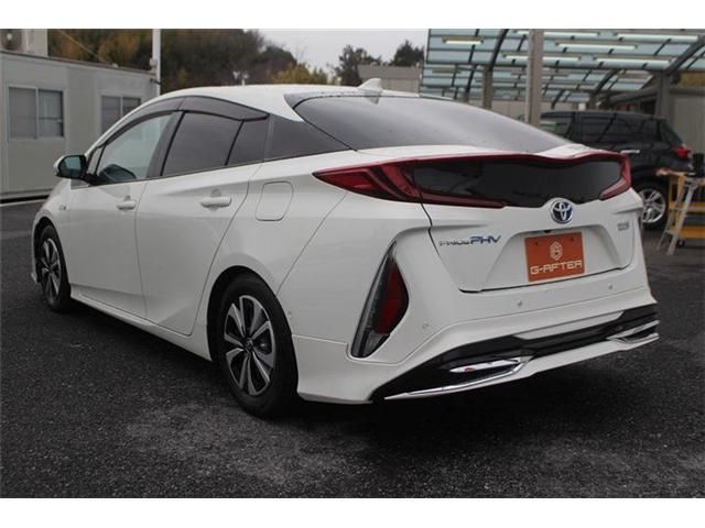 TOYOTA PRIUS PHV 2018 Image 31