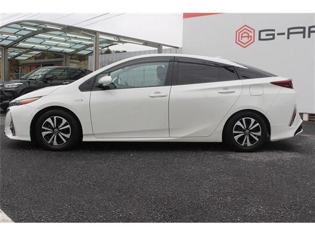 TOYOTA PRIUS PHV 2018 Image 31