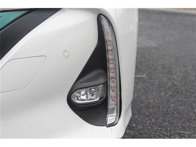 TOYOTA PRIUS PHV 2018 Image 31