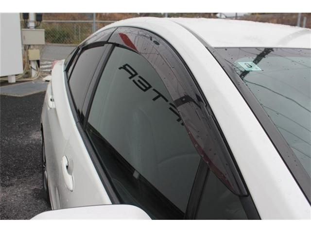 TOYOTA PRIUS PHV 2018 Image 31