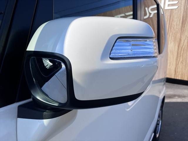 HONDA N BOX 2014 Image 31