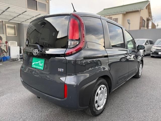 TOYOTA SIENTA HYBRID 2023 Image 31