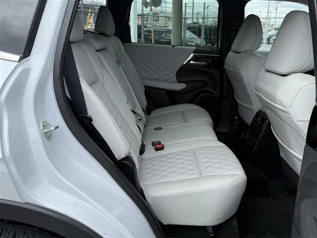 MITSUBISHI OUTLANDER PHEV 2022 Image 31