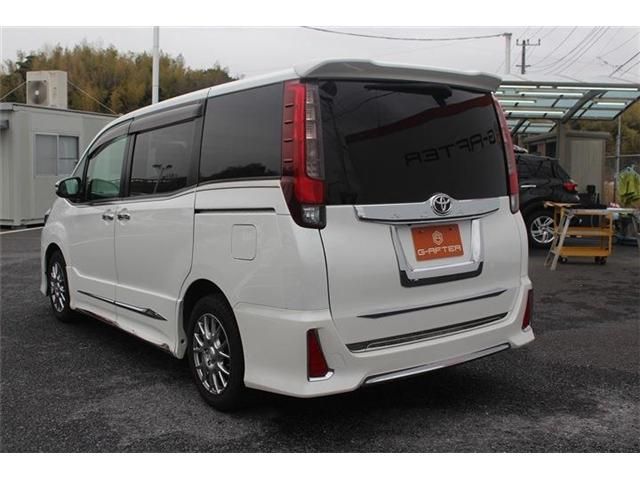 TOYOTA NOAH 2014 Image 31