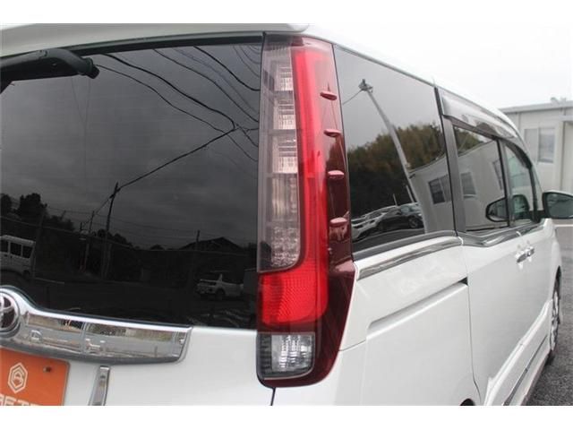 TOYOTA NOAH 2014 Image 31